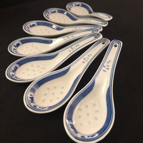 7 Jingdezhen porcelain soup spoons with traditional blue-and-white bird motif - Picture 1 of 9